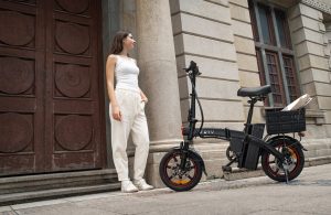 Smarter Commute: Ostateczna rozgrywka między rowerami elektrycznymi, samochodami i rowerami w mieście