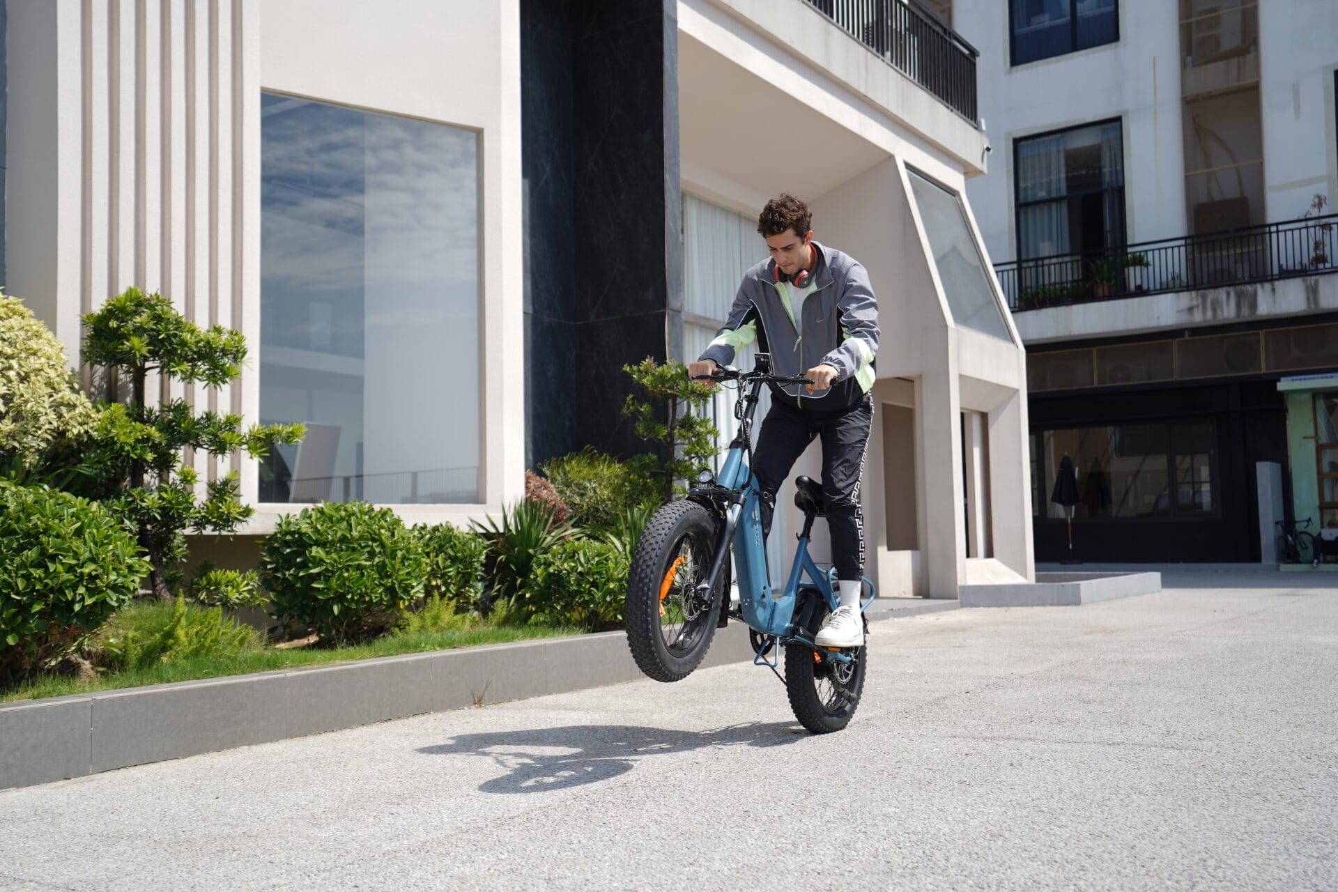 Why Foldable Electric Mountain Bikes Are a Commuter’s Secret Weapon 5