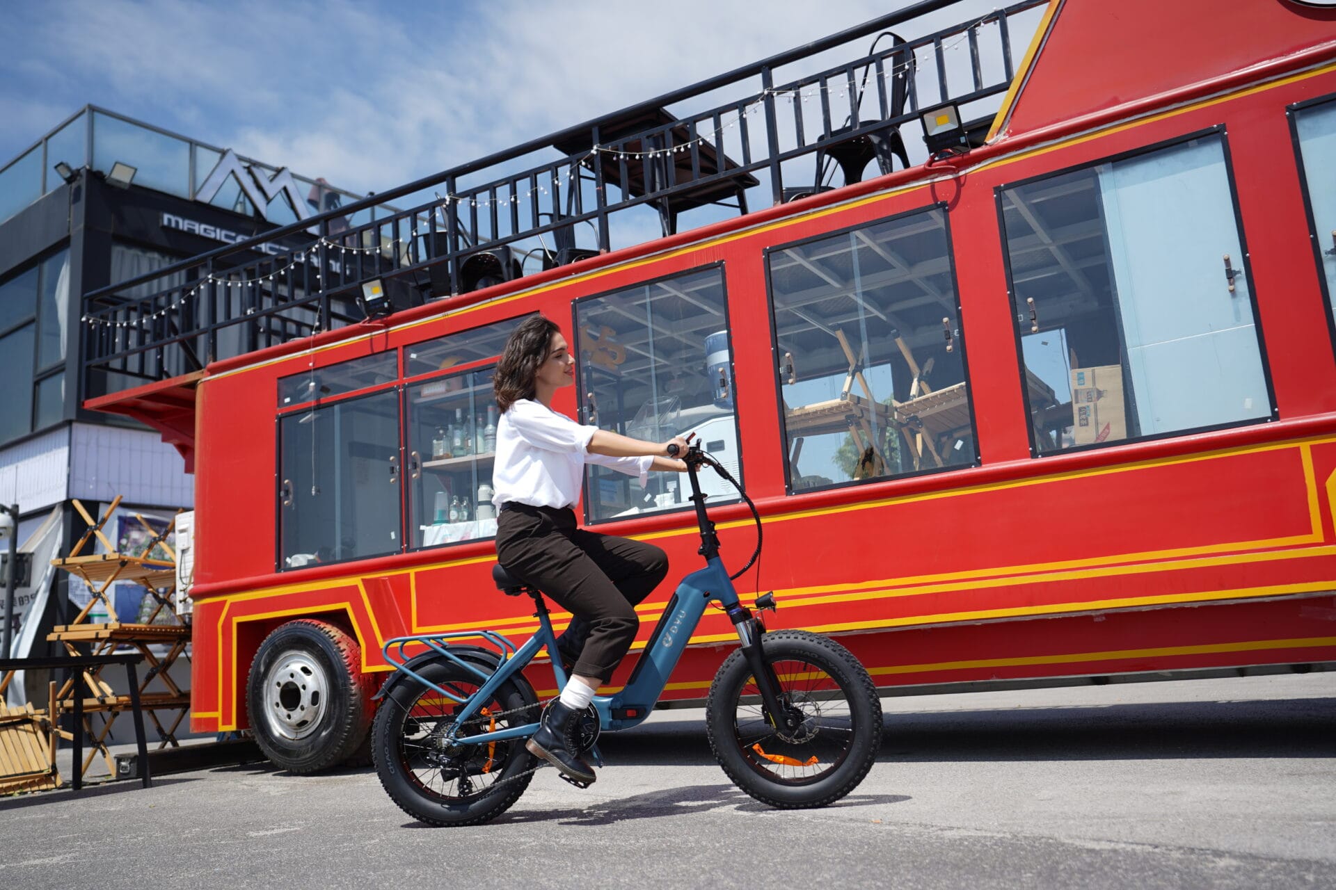Why Foldable Electric Mountain Bikes Are a Commuter’s Secret Weapon 8
