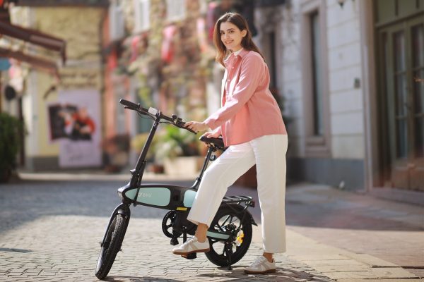 DYU C2 16in Folding E-Bike, 250W, 40KM Range - Image 2