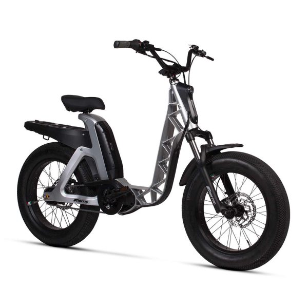 Fantic Issimo 25 Urban Silver – Powerful and Elegant Urban E-Bike - Image 2