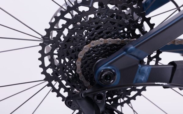 Ghost E-Riot AM CF Advanced – Full Carbon Enduro Electric Bike - Image 6