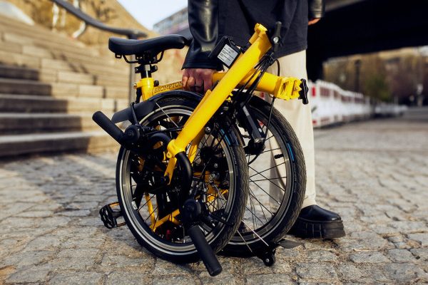 Brompton C Line 6-Speed Folding Bike - Bumblebee Yellow, Mid Handlebars - Image 7