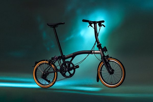 Brompton T Line 12-Speed Explore Folding Bike - Ceratech Black, Mid Handlebars - Image 3