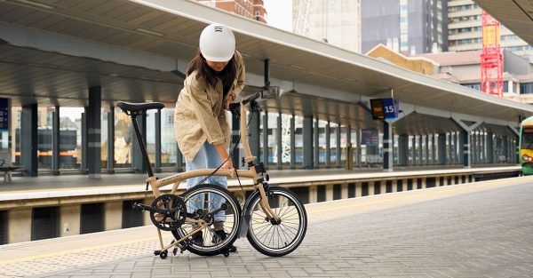 Brompton C Line 2-Speed Folding Bike - Racing Green, Low Handlebars - Image 2