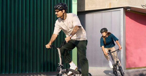 Brompton T Line One 1-Speed Folding Bike | Blasted Titanium, Mid Handlebar - Image 2