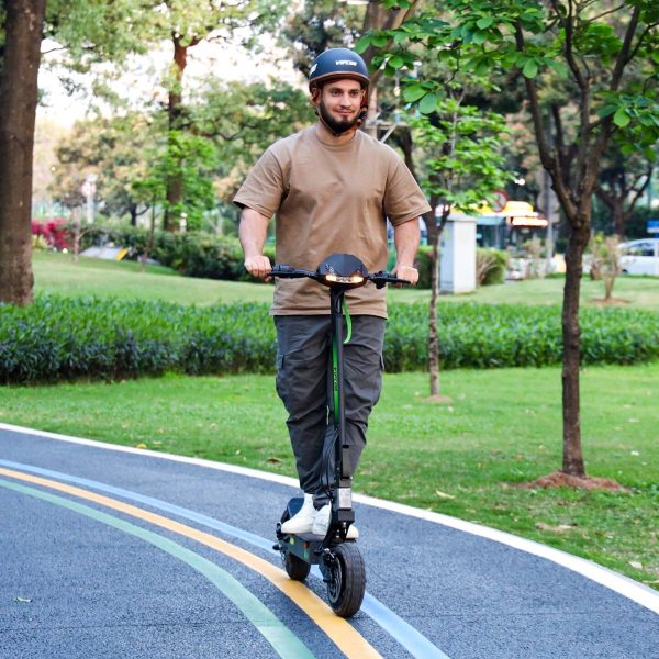 VIPCOO VS3 800W Off-Road Electric Scooter – 50KM Range, Touchscreen, Built for City & Adventure - Image 4