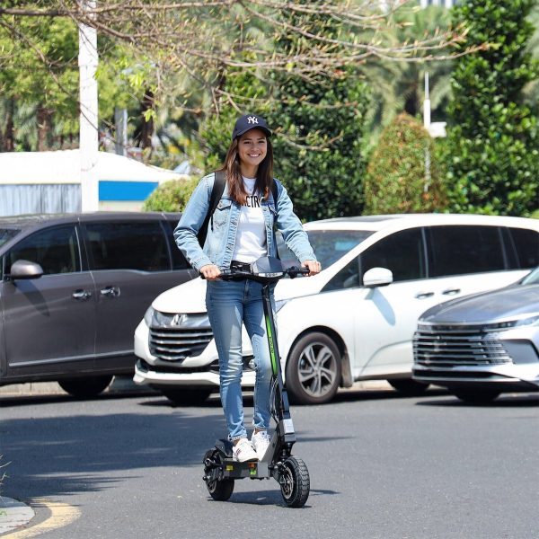 VIPCOO VS3 800W Off-Road Electric Scooter – 50KM Range, Touchscreen, Built for City & Adventure - Image 3