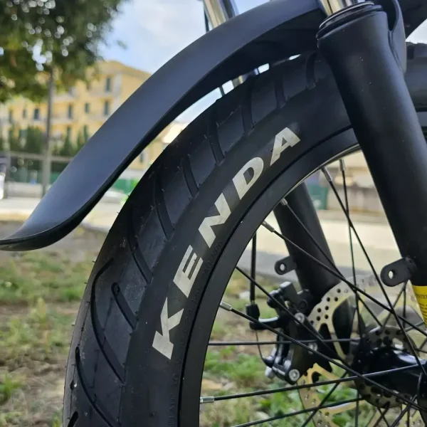 Tornado V1.0 250W Electric Fat Bike with Integrated Battery – Powerful and Versatile - obrazek 3