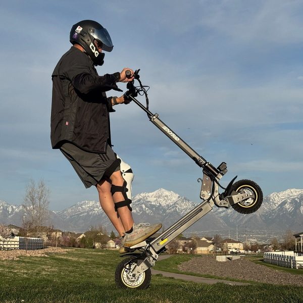 iENYRID S1 700W Off-Road Electric Scooter – 40KM Range, Dual Suspension, Fat Tyres - Image 2