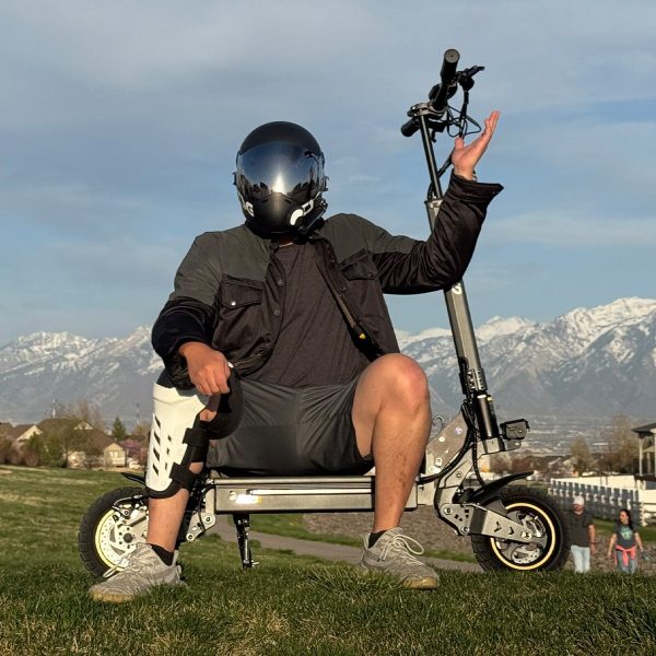 iENYRID S1 700W Off-Road Electric Scooter – 40KM Range, Dual Suspension, Fat Tyres - Image 3