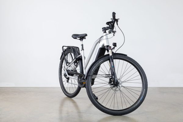 Volt Infinity LS Step-Through E-Bike – Premium Comfort Meets Cutting-Edge Shimano STEPS Tech - Image 2