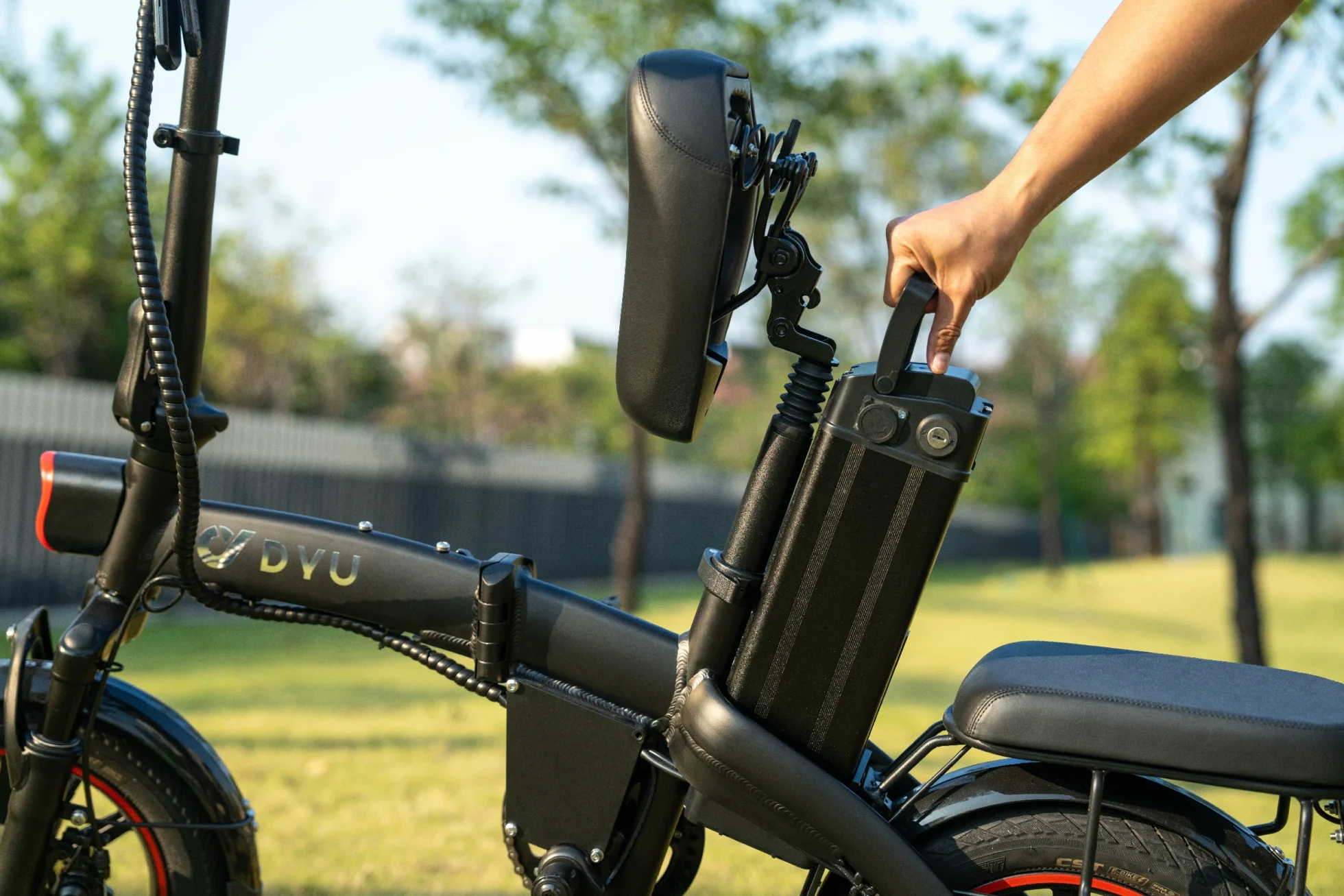 Living With the DYU A5: My Honest Experience After Daily Commuting 4