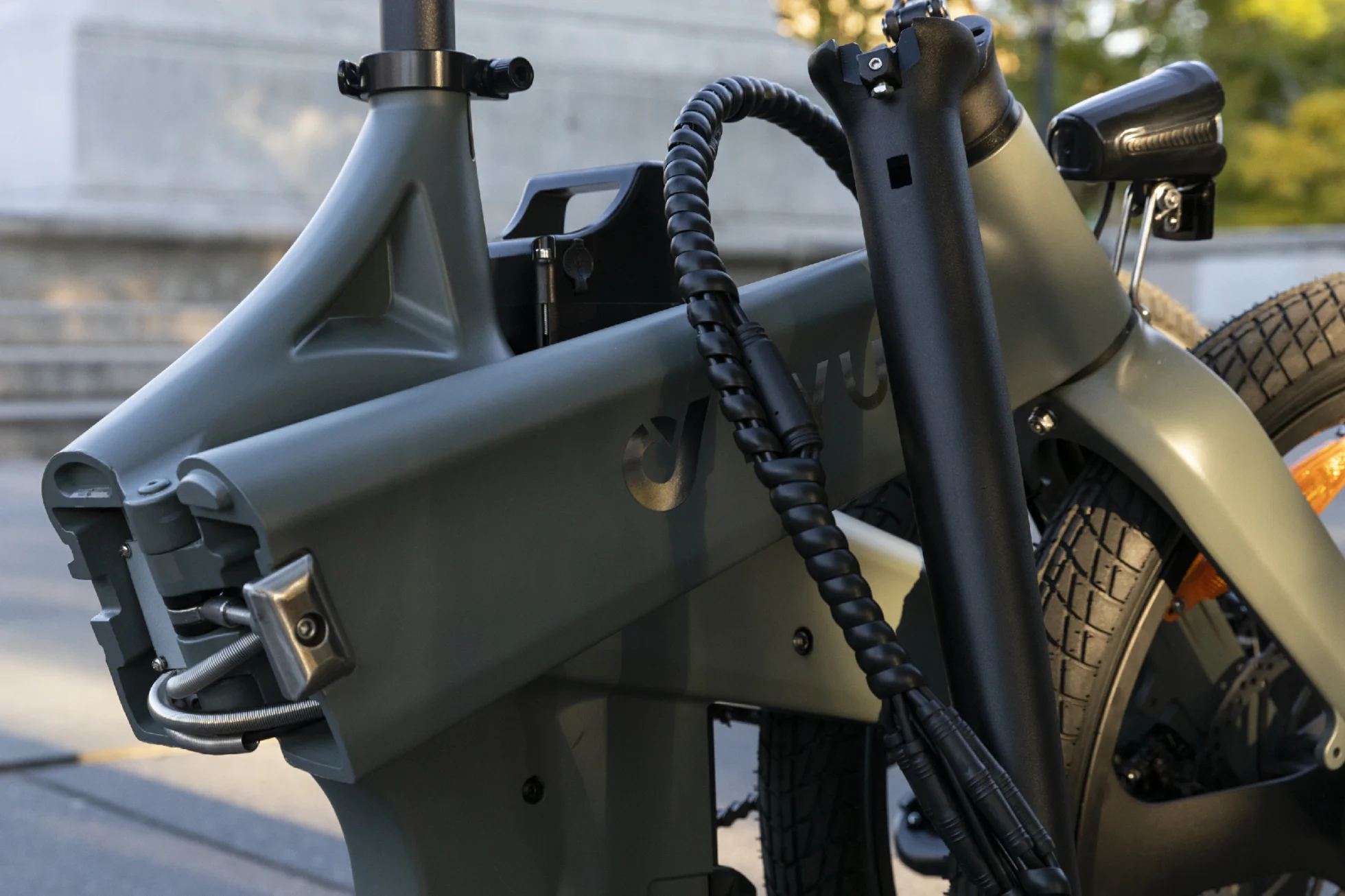 DYU T1 E-Bike-Drehmomentsensor und Motordetail in Nahaufnahme