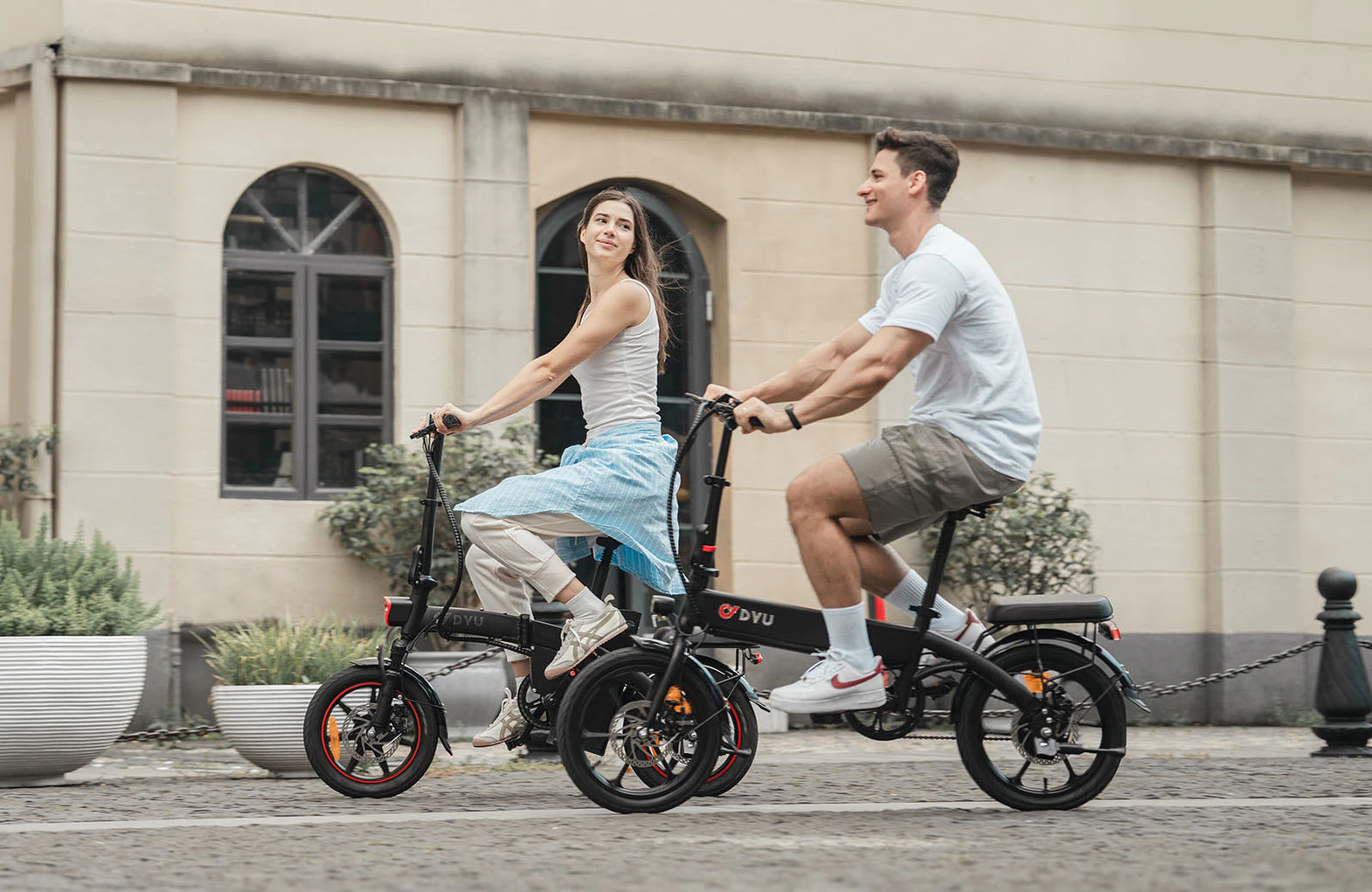 DYU A1F Pro with rear cargo crate